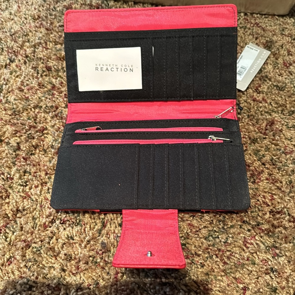 Kenneth Cole REACTION wallet - Picture 4 of 8
